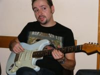 Stu, from Top sixties band The Covers warming up with his S Series - 6 model&nbsp;&copy;&nbsp;2026&nbsp;42nd Street Guitars